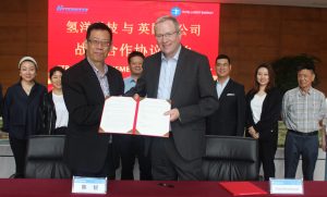 grop of people celebrating a business partnership